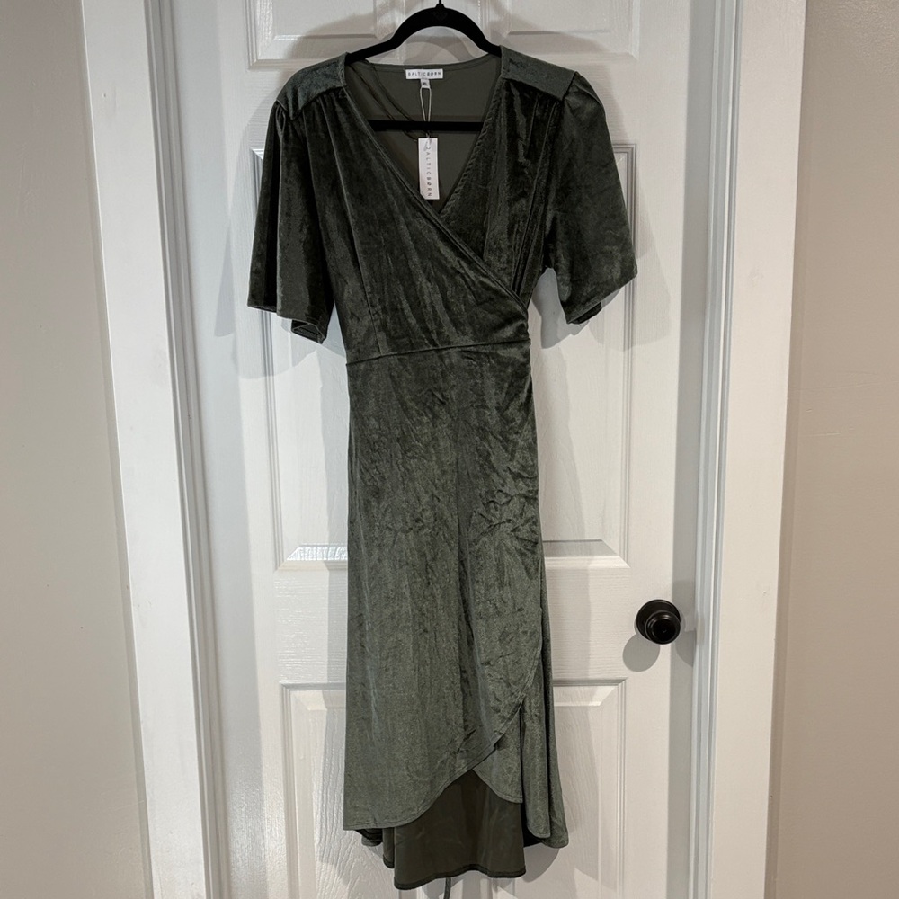 Baltic Born Olive Velvet High Low Dress. NWT. Women’s XL.